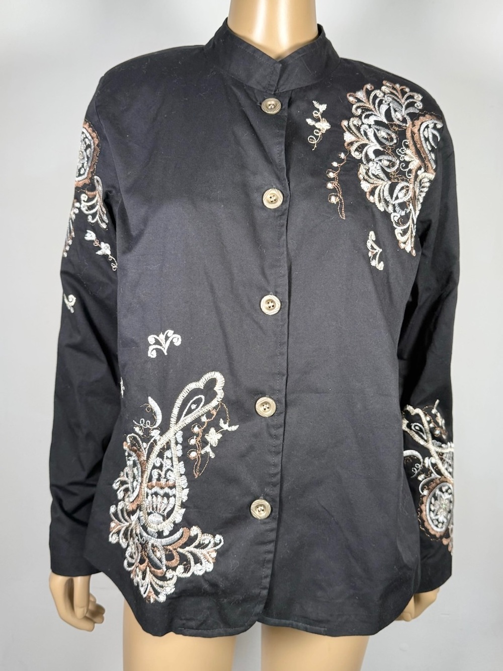 Indigo Moon Women’s NWT Size Medium Embroidered Light Shirt Jacket QVC Style